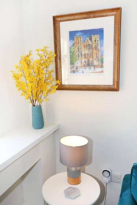 Central Ripon Apartment - View Of The Cathedral! מראה חיצוני תמונה